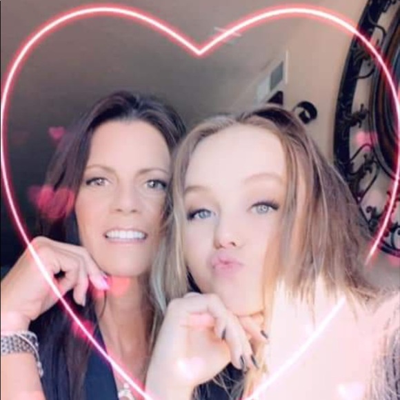 Meet your Posher, Laurenn - Picture 1 of 1